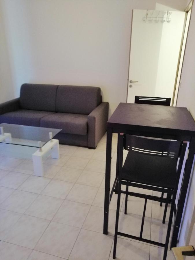 Apartament Appart F1 Entier Avec Parking Securise Nicea Zewnętrze zdjęcie