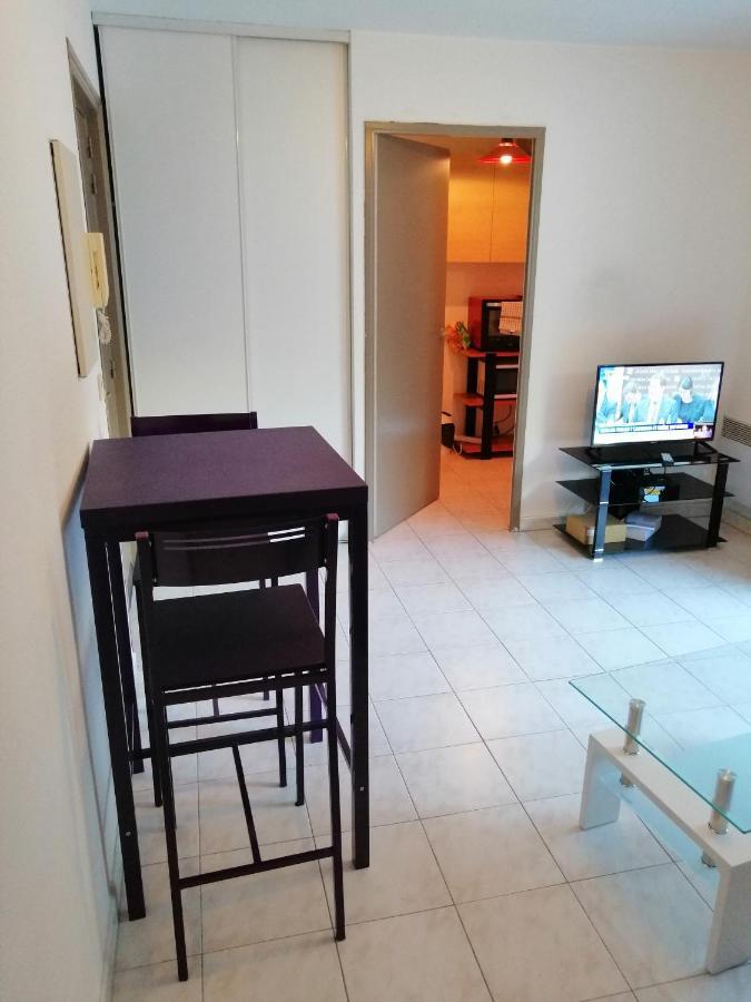 Apartament Appart F1 Entier Avec Parking Securise Nicea Zewnętrze zdjęcie